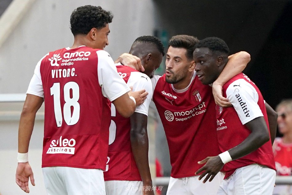 送上了一脚 送上了一脚