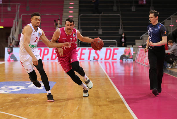 冲击一万助 冲击一万助